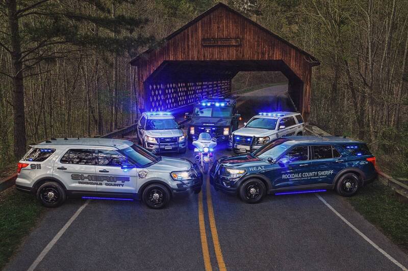 美国乔治亚州男子于1995年至1997年，在纽约接连性侵5名女子，如今终于从他丢弃的杯子比对出DNA符合。图为罗克代尔郡警车。（图撷自Rockdale County Sheriff’s office脸书）