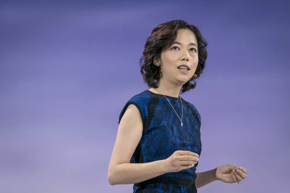 “AI教母”李飞飞的全新模型问世!一张AI芯片=无限