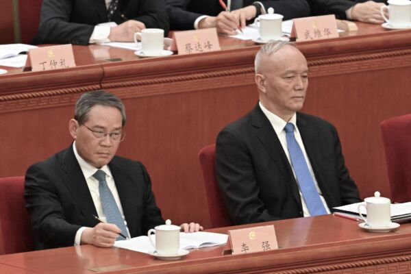 官员饭局话题：蔡奇与李强之争