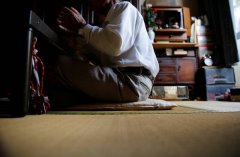 刚退休就被提离婚！63岁妻暗存700万密谋30年 他听完理由超崩溃