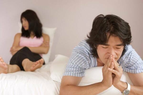 生完小孩4个月就跑回中国,中配抛夫弃子遭休。(情境照) 生完小孩4个月就跑回中国,中配抛夫弃子遭休。(情境照)