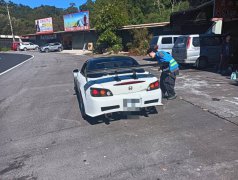 豪车也难逃法网！本田S2000跑山 半路被揪噪音超标挨罚