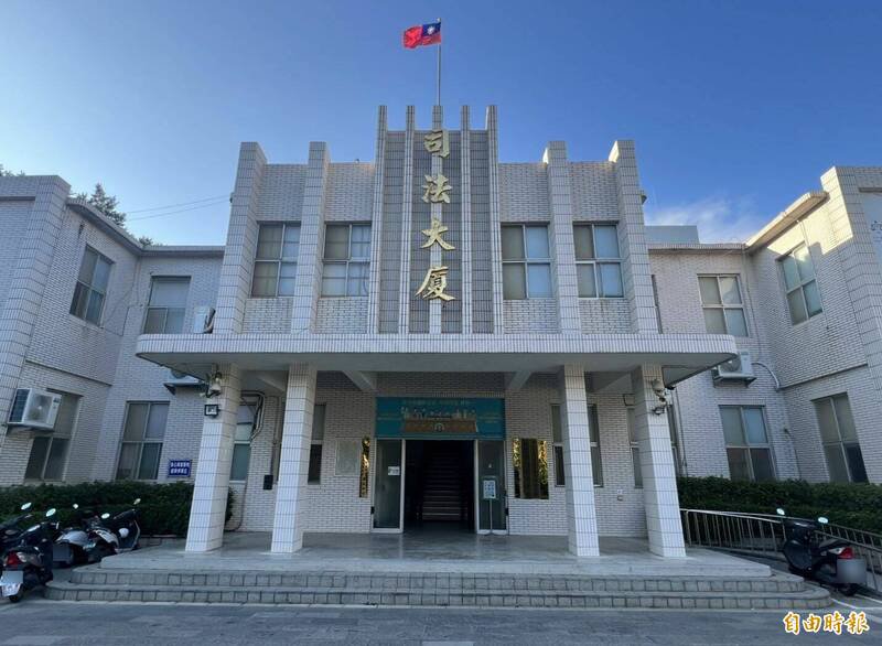 金门地检署对张嫌涉酒驾致死向法院声请羁押禁见获准。(记者吴正庭摄) 金门地检署对张嫌涉酒驾致死向法院声请羁押禁见获准。(记者吴正庭摄)