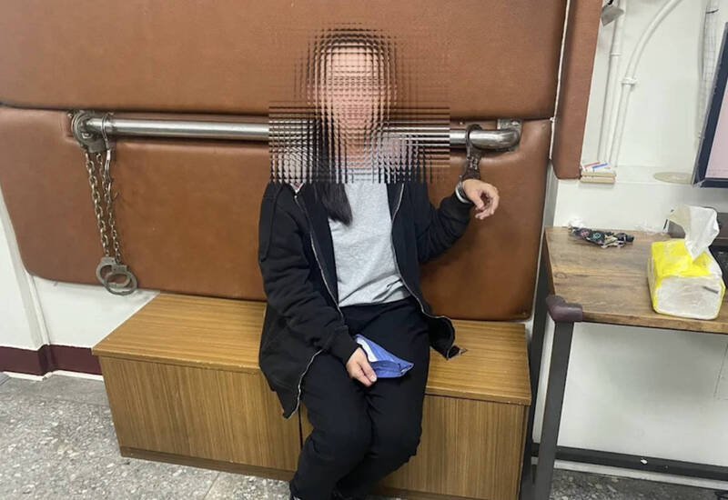 吴姓女车手被逮时认罪求轻判,一审判刑8月,她不满上诉还翻供,二审法官认定她否认犯行、无从减刑,撤销改判11月徒刑。(民众提供) 吴姓女车手被逮时认罪求轻判,一审判刑8月,她不满上诉还翻供,二审法官认定她否认犯行、无从减刑,撤销改判11月徒刑。(民众提供)