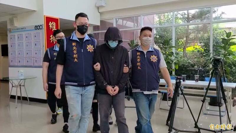「台版柬埔寨」诈骗集团凌虐致死3人,最高法院维持原判,首脑「蓝道」杜承哲(中)等3人无期徒刑、王昱杰26年确定。(资料照) 「台版柬埔寨」诈骗集团凌虐致死3人,最高法院维持原判,首脑「蓝道」杜承哲(中)等3人无期徒刑、王昱杰26年确定。(资料照)