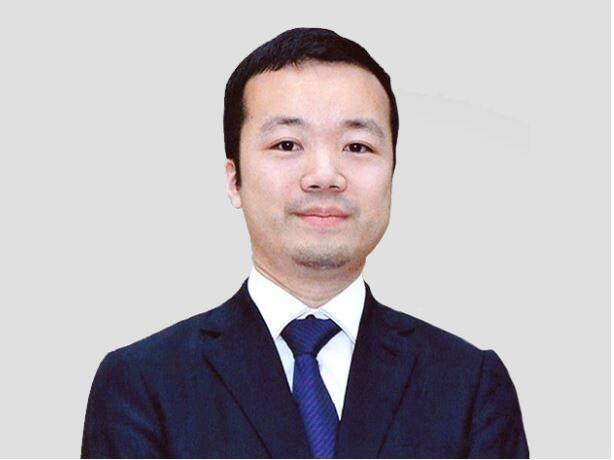太子控股集团董事长陈志被美国官方指控控利用诈骗园区诈财,目前正被各国合作追缉中。(图撷取自太子控股集团官网) 太子控股集团董事长陈志被美国官方指控控利用诈骗园区诈财,目前正被各国合作追缉中。(图撷取自太子控股集团官网)
