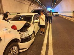 国道3号8车连环车祸 国道警察花1小时才排除