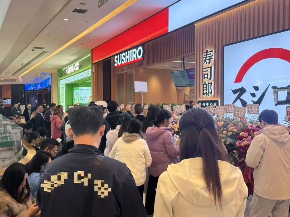 日本“失去的30年”,炼成了中国餐厅排队王?