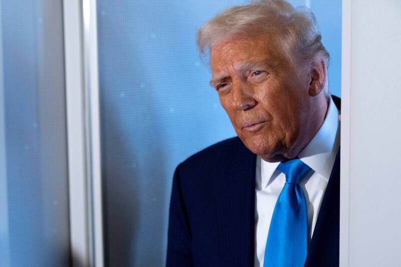 美国总统川普今（29）日表示，「没有事情」能够动摇加萨停火协议。（美联社）