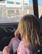 柯克遭枪杀1个月! 幼女经过据点「 1句话」惹哭网友