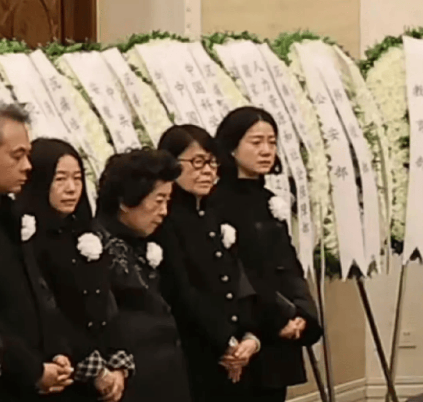 翁帆被曝已经搬出清华别墅!杨振宁留给她的现金在1亿元左右