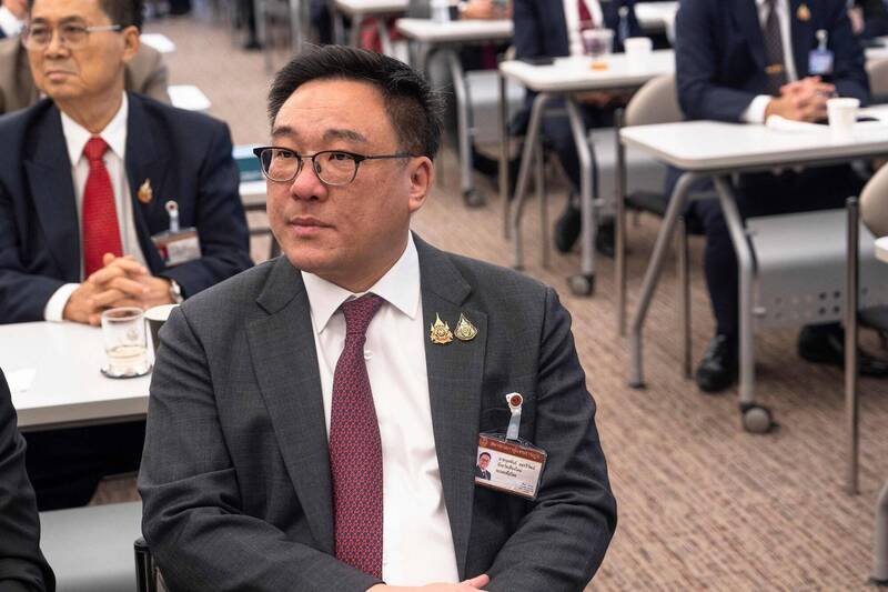 泰国前财政部副部长朱拉蓬31日当选「为泰党」主席。（法新社档案照）