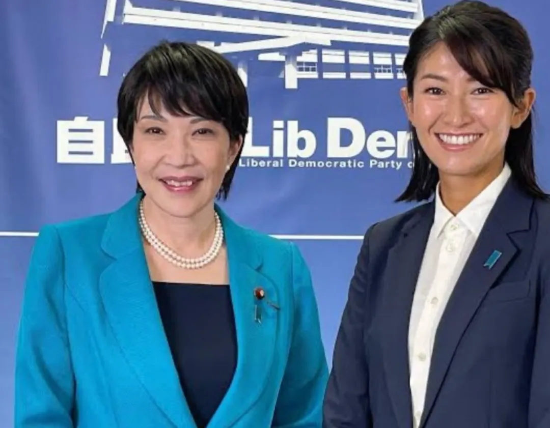 日本写真女星成内阁政务官,性感照片全网刷屏 日本写真女星成内阁政务官,性感照片全网刷屏