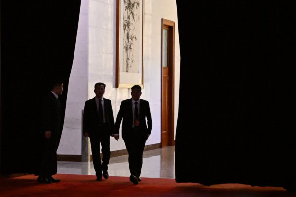 中南海现在有两个“党中央”？