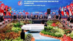 日中防长会谈  小泉直言中方的“挑衅”