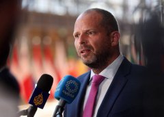 比利时空军基地遭不明无人机入侵 防长:是明确锁定指令