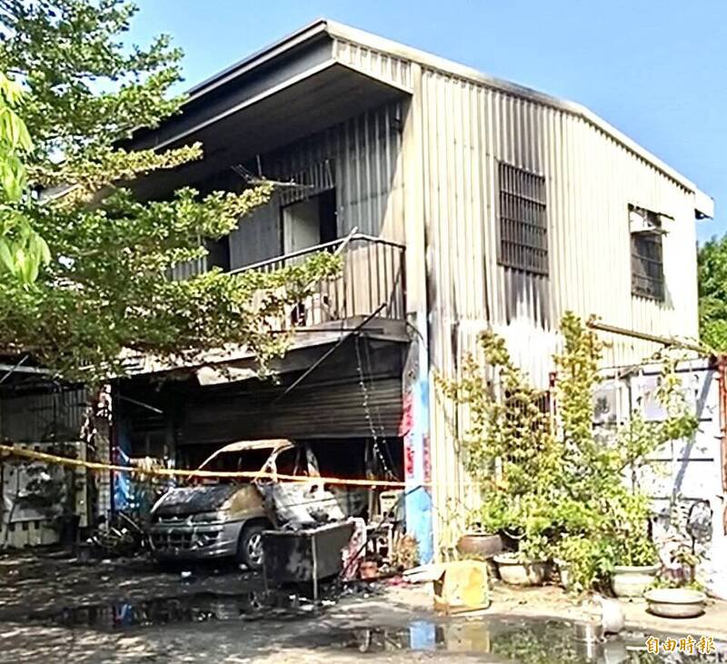 五光路2层楼铁皮住宅发生纵火案，17岁女高职生被烧死。（记者黄旭磊摄）