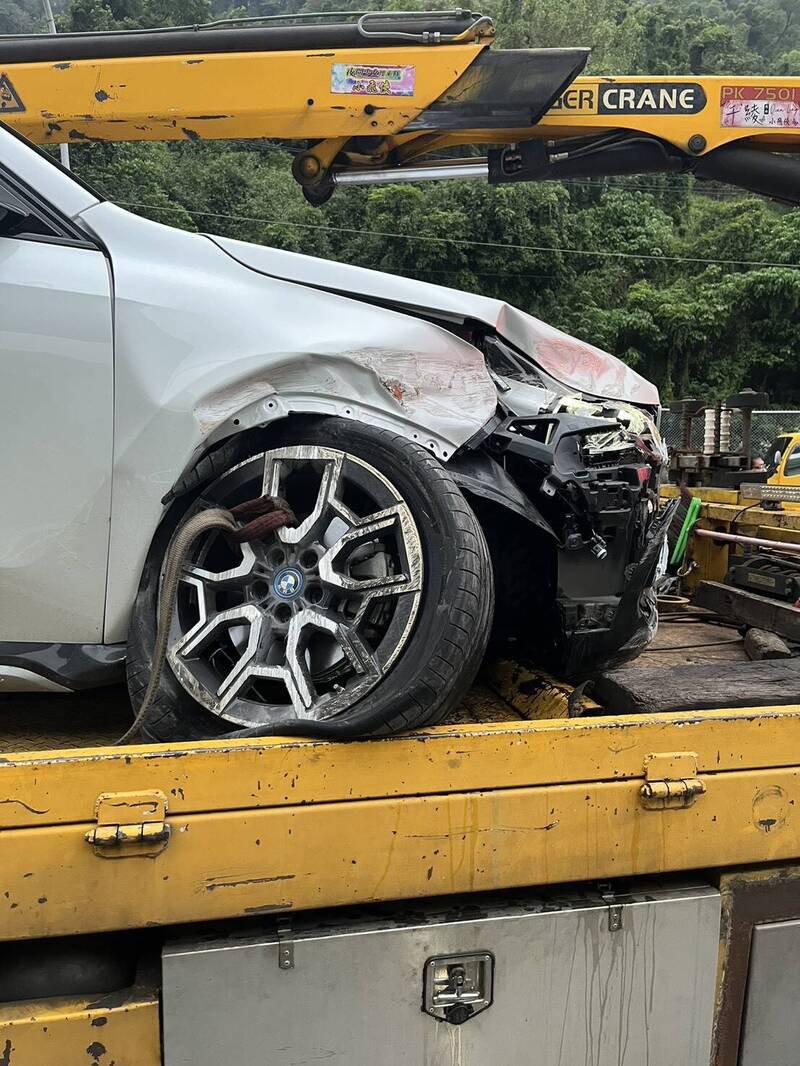图为肇事BMW。（记者吴仁捷翻摄）