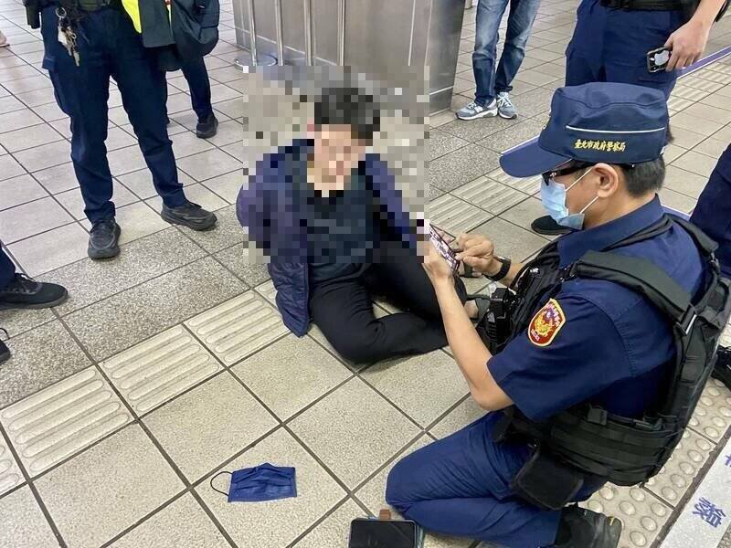 王女在捷运犯案后随即被警方逮捕。（资料照）