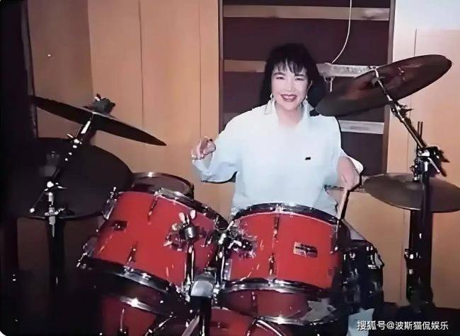 日本女首相高市早苗,年轻时候好漂亮 日本女首相高市早苗,年轻时候好漂亮