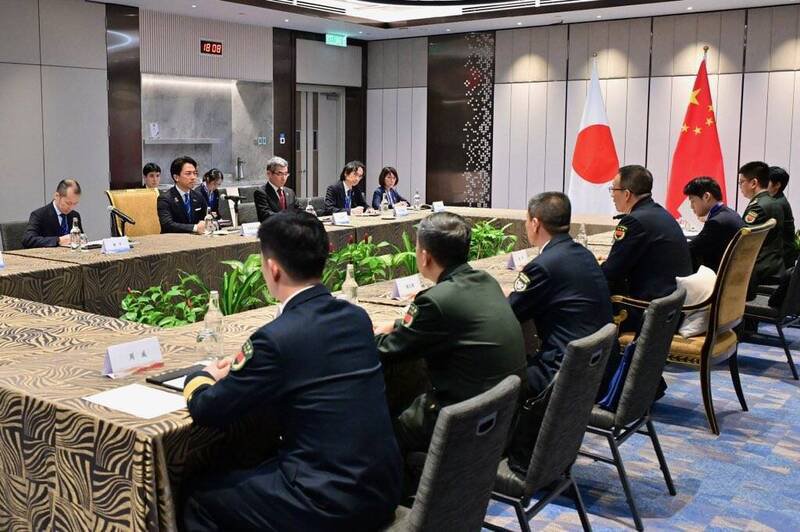 小泉日前出席东协防长扩大会议，与中国国防部长董军会谈时，强调维护台海和平稳定的重要性。（图撷自X.com）