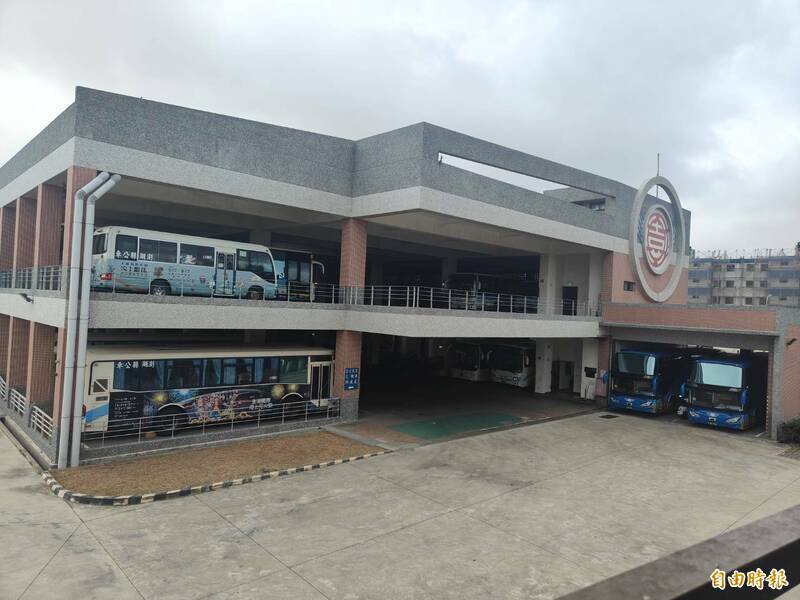 澎湖车船管理处车辆调度室，传出技工用公家水洗私家车。（记者刘禹庆摄）