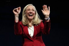 美维吉尼亚州选出史上首位女州长 史潘柏格发表胜选演说