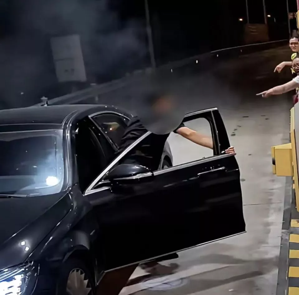 男子高速上“杀了4人”,因涉嫌危险驾驶罪被刑事立案侦查