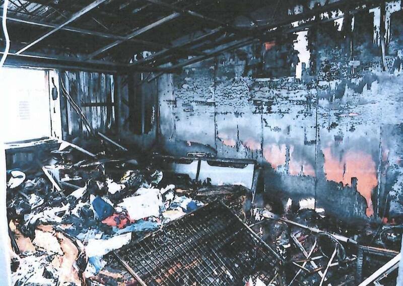 图为案发现场，游女与邓女同居住处被大火烧得几乎全毁。（资料照）