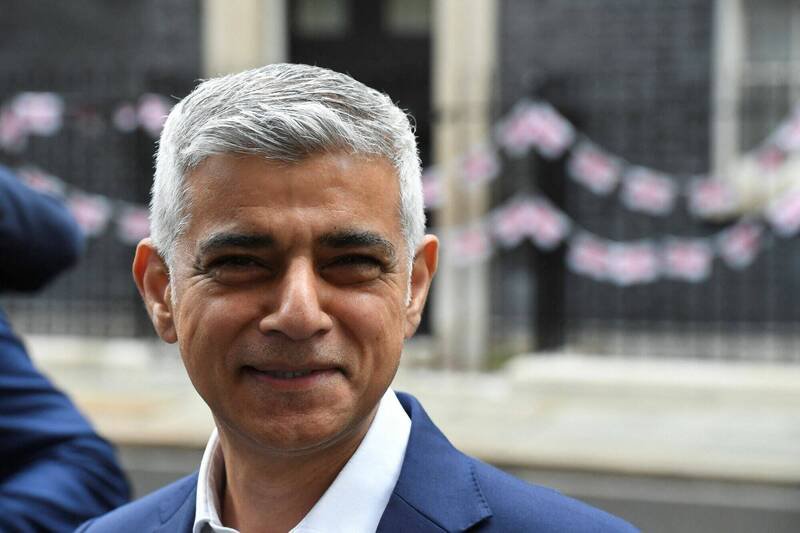 伦敦市长沙迪克汗赞扬曼达尼当选纽约市长。（路透）