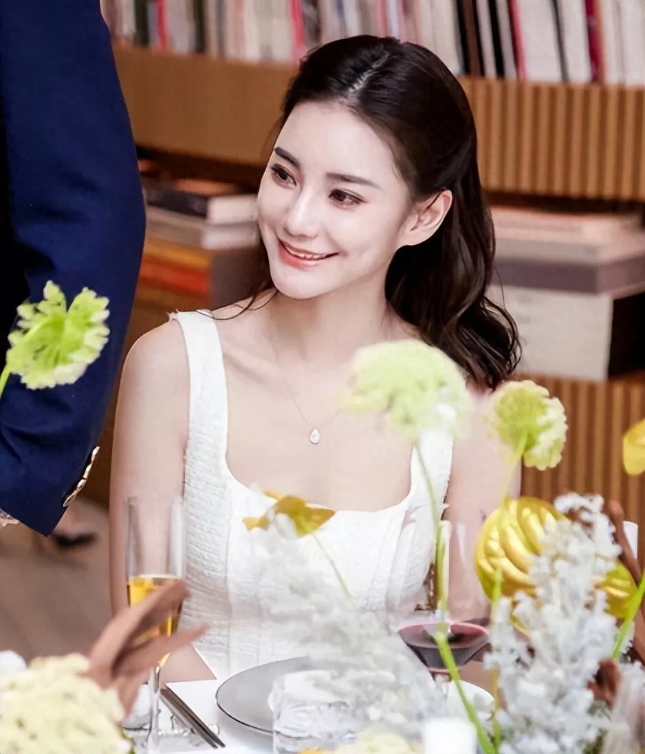 马筱梅罕谈大S过去,撕下S家仅剩的“体面”