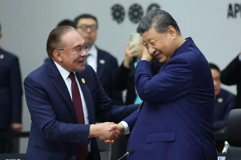 他突然接近习近平 中国官员全吓傻视频曝光 他突然接近习近平 中国官员全吓傻视频曝光