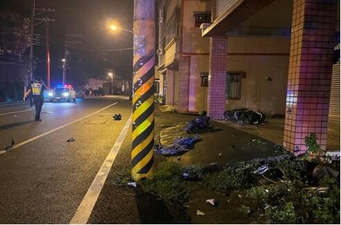 肇事现场警方前往勘查。（民众提供）