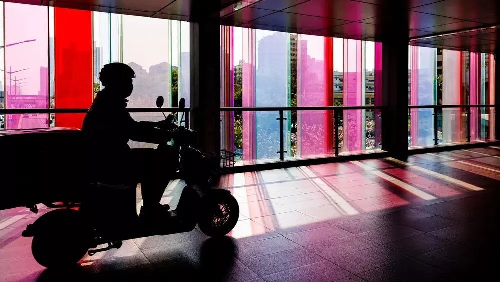 给百万骑手保障，为何是世界难题？