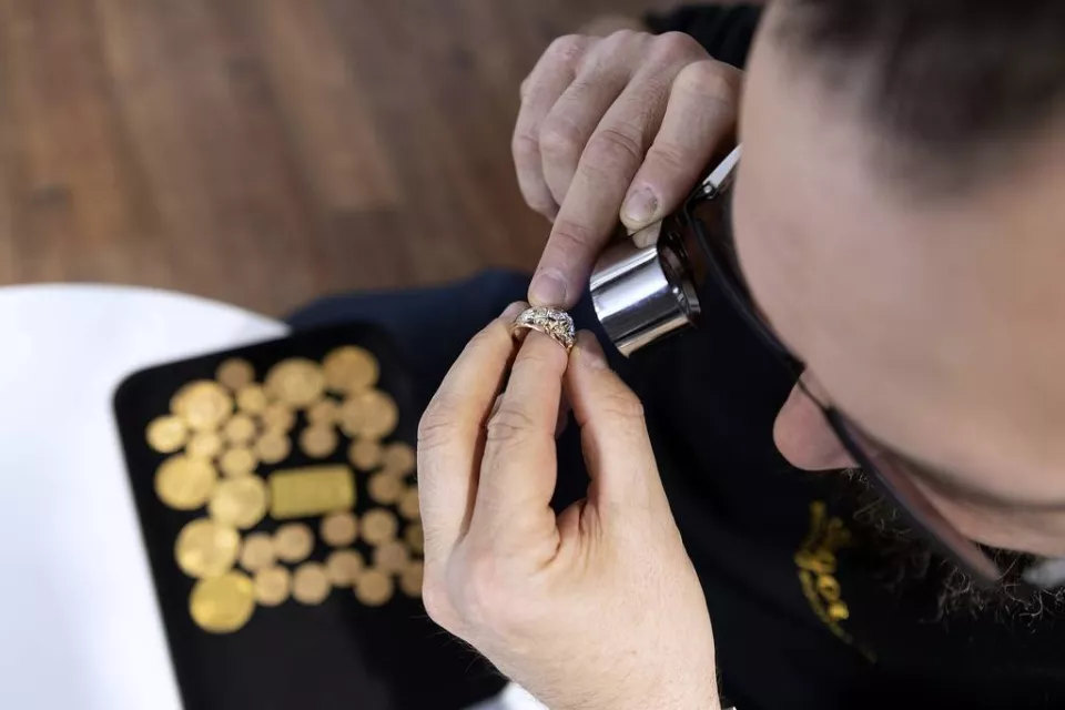 随着金价暴涨，那些被“偷走”的黄金 去哪了？