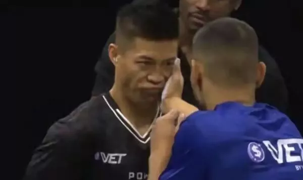 扇耳光大赛：通背拳传人被打到“眼睛已不可能痊愈”