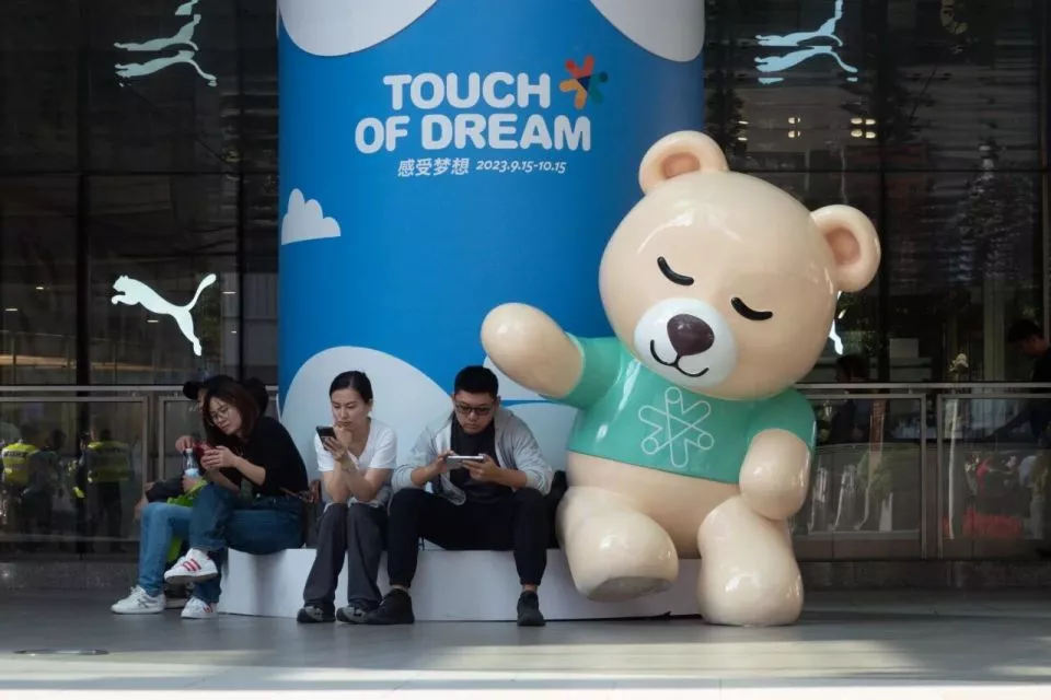 全天在线的30岁打工人，拼命学会意念退群