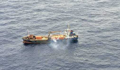 坦尚尼亚籍货轮（POLO）丧失动力，6名船员弃船获救。（空勤总队提供）