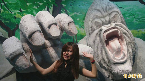 金刚盐雕。（记者杨金城摄）