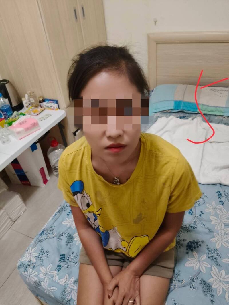 同案查获从事性交易的11名逾期居留泰籍女子。（警方提供）（记者李容萍摄）