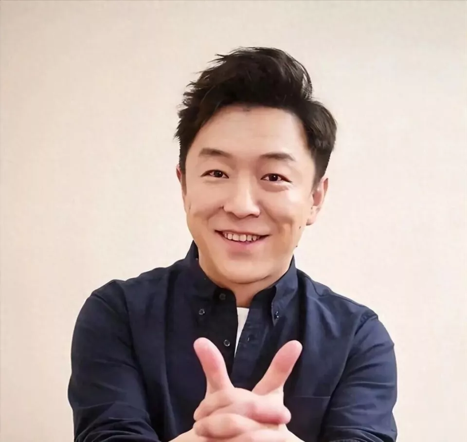 51岁百亿影帝黄渤如今的现状，给所有人提了个醒