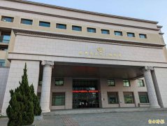 持板手在嘉义游艺场停车场抢175万元 4人被逮起诉