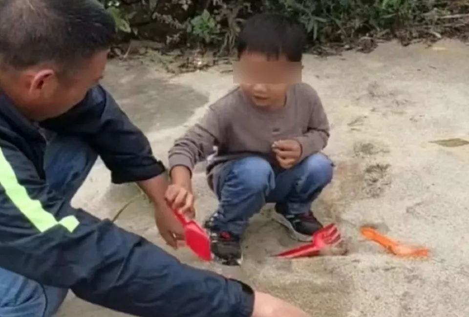 “野人小孩”的通报中，有一个细节我无法理解