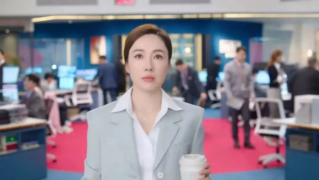 又一个野心勃勃的港女，被男人“拖后腿”了？