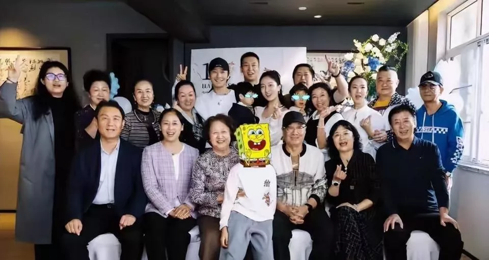 复婚有希望?黄晓明的一场家宴,让叶珂沦为笑话