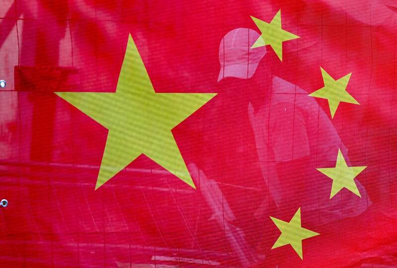 中国14日呼吁民众暂时避免前往日本，但日本动画电影《鬼灭之刃：无限城篇第一章猗窝座再袭》同天在中国上映，成功席卷票房。（彭博）