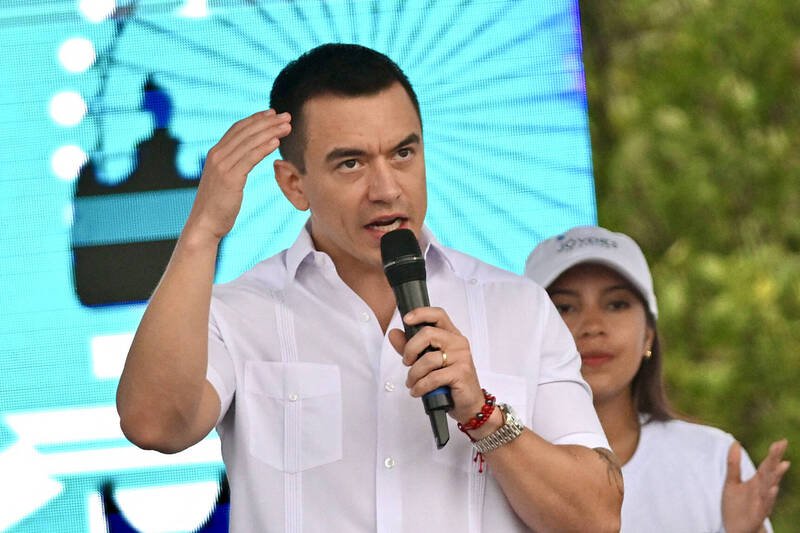 厄瓜多总统诺波亚宣布，该国最大贩毒集团「狼帮」的首脑已经落网。（法新社）