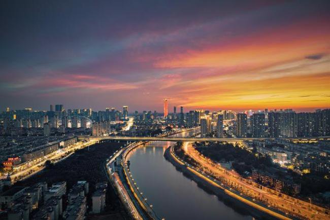 中国最尴尬的C位城市,出道即巅峰,经济吊车尾 中国最尴尬的C位城市,出道即巅峰,经济吊车尾