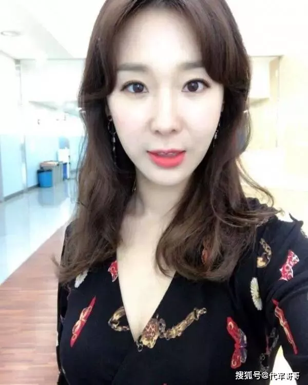 45岁李智慧整容后说话漏风、跑调破音，无奈痛哭