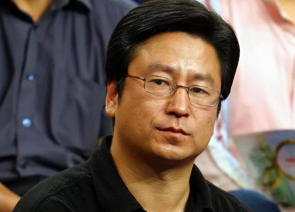 从央视一哥到跌落神坛，白岩松活成了笑话